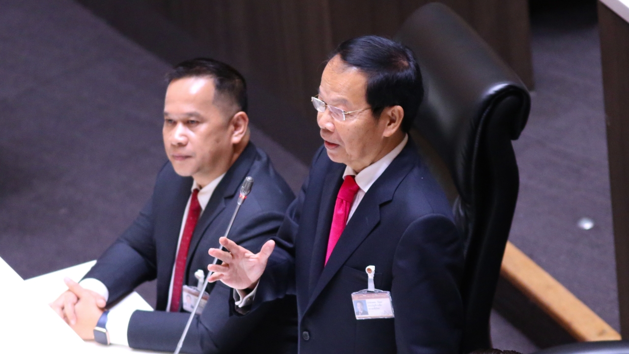 “นพดล” หนุนงบ 68 ชี้ ไทยไม่จำเป็นต้องเลือกข้าง ให้กำลังใจนายกฯ งานหนัก-เหนื่อย