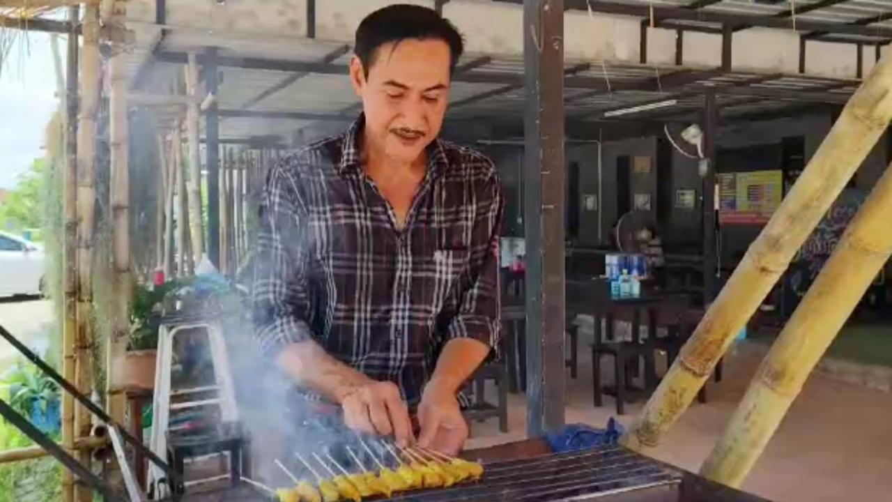 จำได้ไหม? อดีตนักแสดงรุ่นใหญ่ ผันตัวขายของริมทาง ไร้งานในวงการบันเทิง  