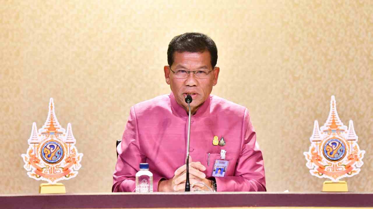 "คารม" ขอสังคม อย่ากล่าวหาคนอื่น ปม นศ.จบ ม.ราชภัฏ สอบได้ที่ 1 ครูผู้ช่วยฯ