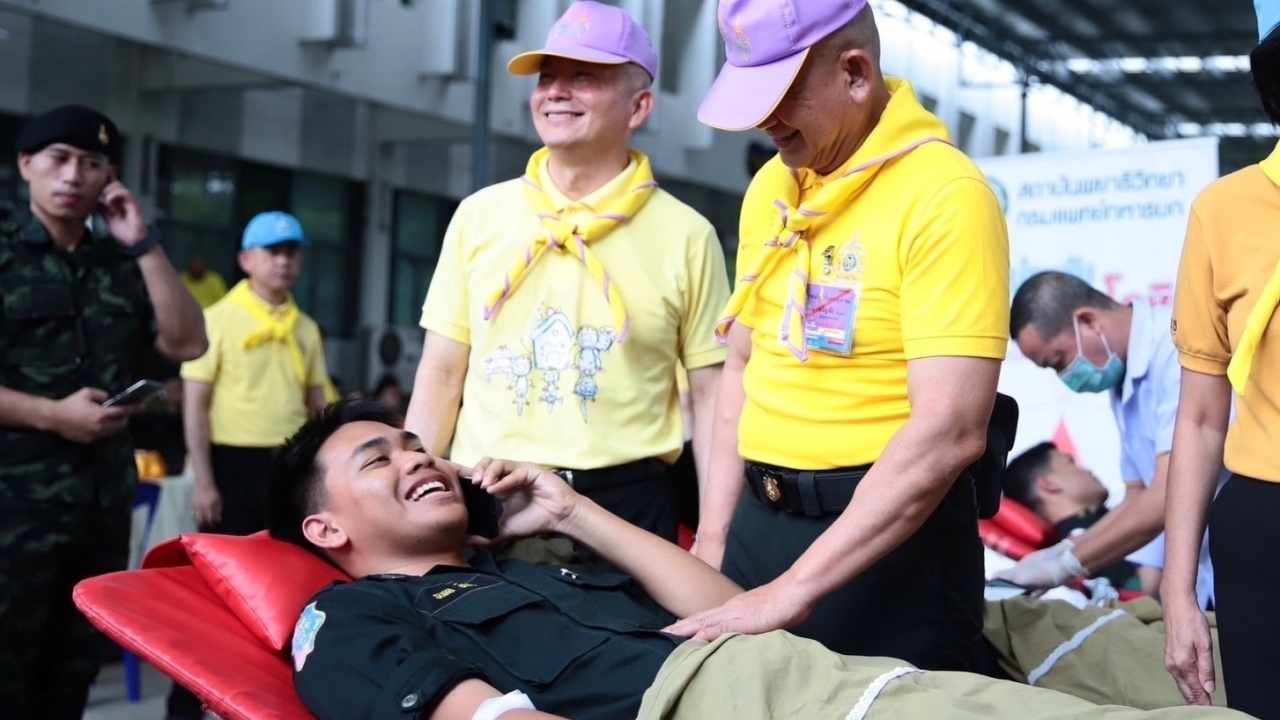 ผบ.ทบ. พร้อม ผบ.นรด. นำ รด.จิตอาสา ทำความดี ด้วยหัวใจ เติมคนดี 1 ล้านคน