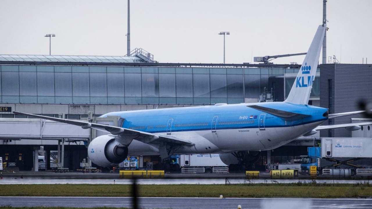 สุดสยอง คนร่วงลงไปในเครื่องยนต์ไอพ่น ดับคาสนามบินอัมสเตอร์ดัม