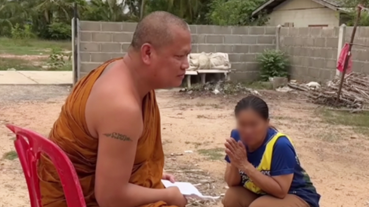 พระมาโปรดของแท้ หลวงพ่อไถ่รถจักรยานยนต์ให้โยม ตอบแทนที่ใส่บาตรทุกวัน