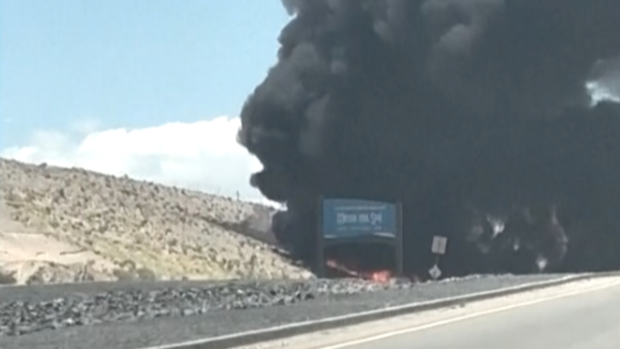 เครื่องบินกองทัพอากาศสหรัฐฯ โหม่งพื้นไฟลุกใกล้สนามบิน นักบินเจ็บสาหัส (คลิป)