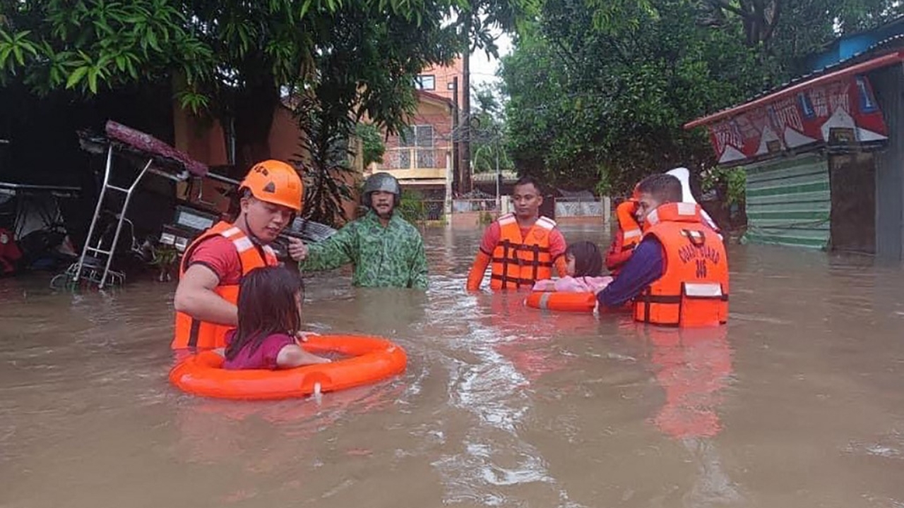 ไต้ฝุ่น "เอวิเนียร์" สร้างความเสียหายในฟิลิปปินส์ มีผู้เสียชีวิตอย่างน้อย 7 ศพ