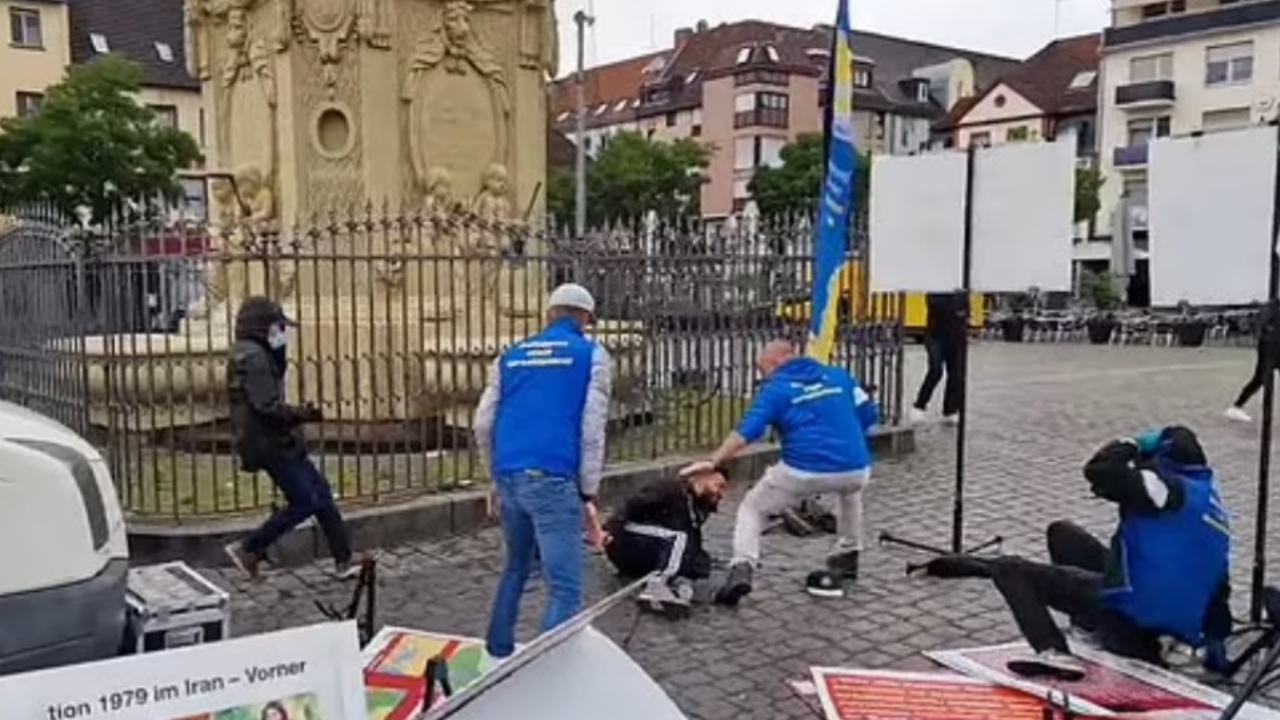 ระทึก ชายบุกแทงคน กลางไลฟ์สด ชุมนุมต้านอิสลาม ในเยอรมนี  