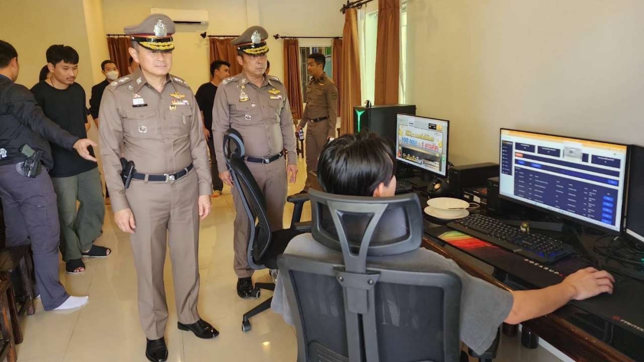 บุกจับ "แบงค์ ออลนิว" ซื้อพูลวิลล่าหรู 19 ล้าน เปิดเว็บพนันออนไลน์