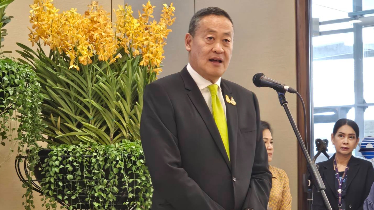 นายกฯ นัดถกทีม ก.ม. เตรียมข้อมูลแจงศาล รธน. ปรับ ครม.ขอคุยพรรคร่วมก่อน