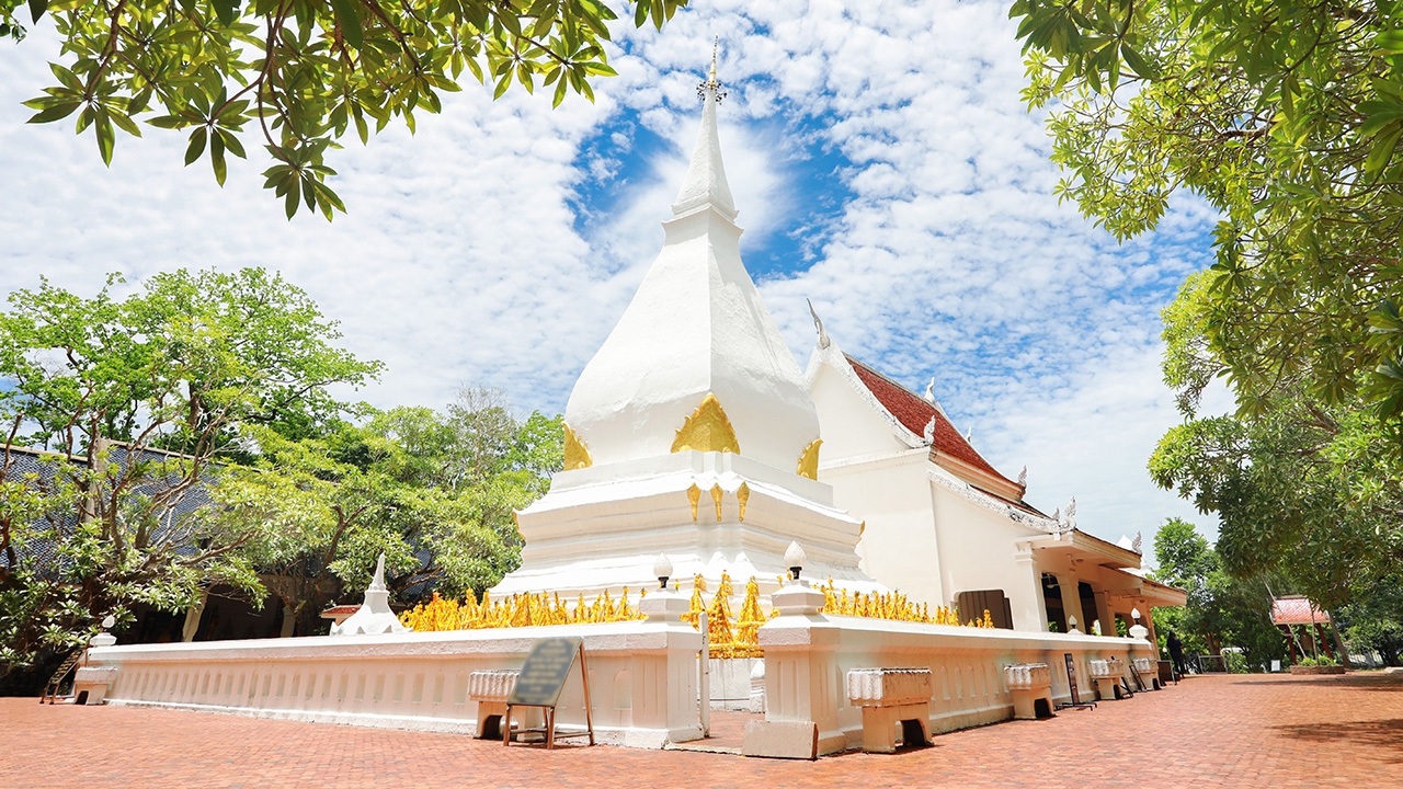 "พระธาตุศรีสองรัก" อ.ด่านซ้าย อิทธิฤทธิ์รักที่ยาวนานเป็นนิรันดร์