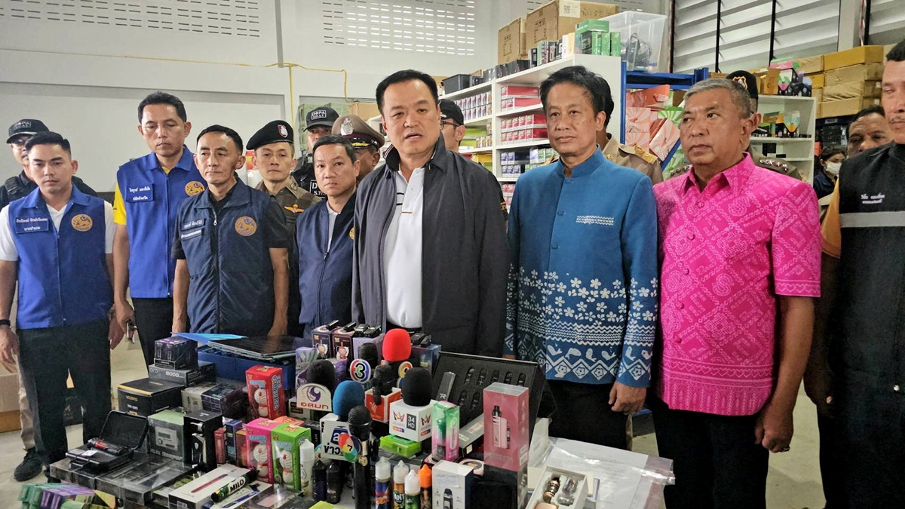 จับบุหรี่ไฟฟ้า คาโกดัง 100 ล้านบาท "อนุทิน" กวดขันเข้มเปิดเทอม