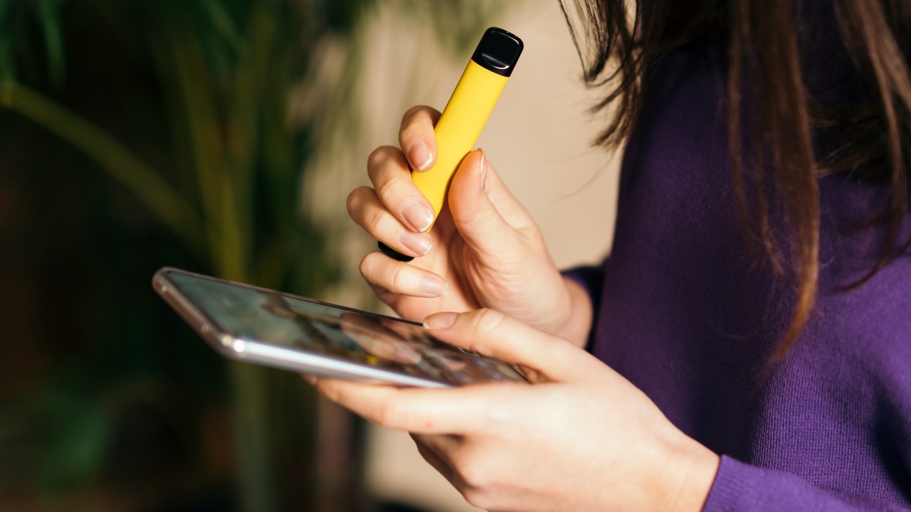 ผู้ปกครองควรรู้ แนะ 4 วิธี สังเกตบุตรหลาน อาจมีการสูบ "บุหรี่ไฟฟ้า"