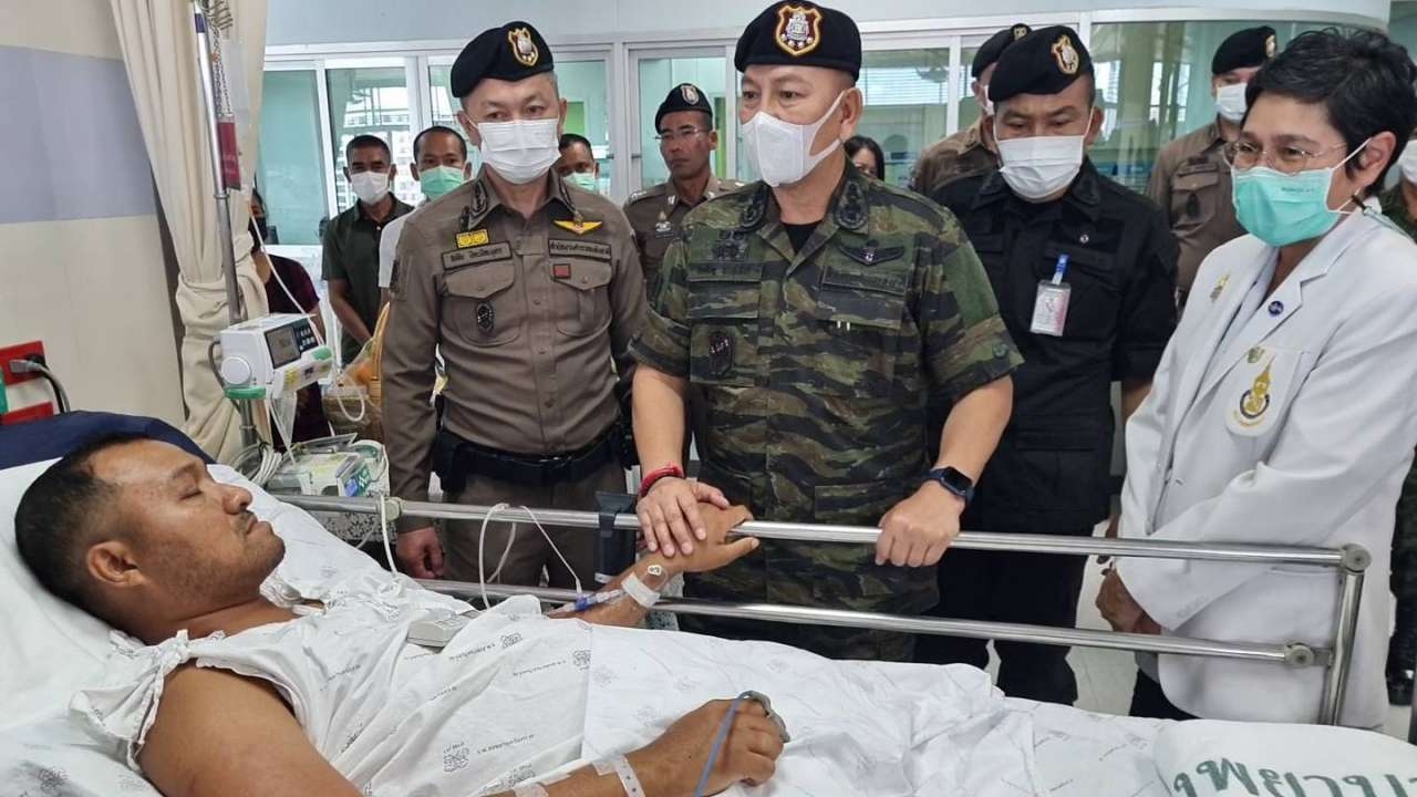 "บิ๊กต่าย" ลงใต้เยี่ยมตำรวจ EOD บาดเจ็บ ถูกลอบบึม ยิงซ้ำ ที่สุคิริน