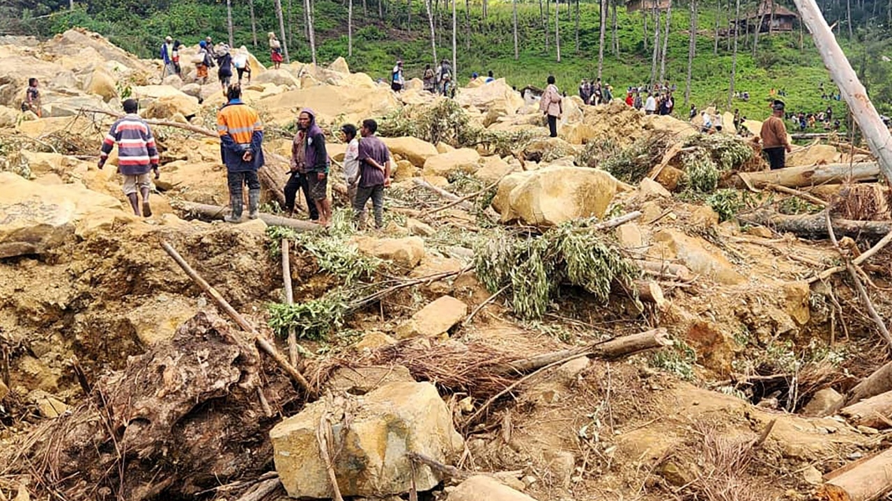 สุดวิปโยค ดินถล่มปาปัวนิวกินี หวั่นชาวบ้าน ถูกฝังทั้งเป็นกว่า 2,000 คน