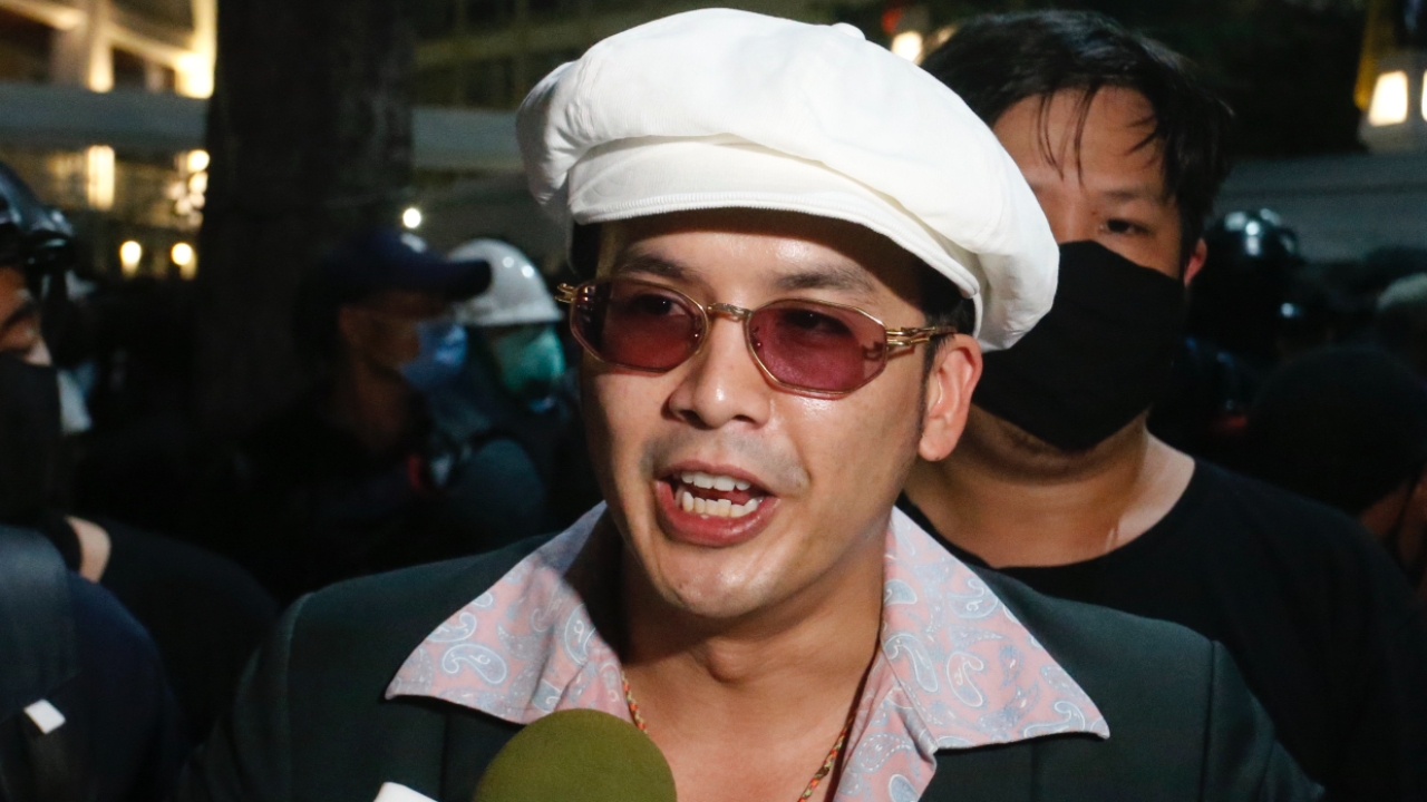 ศาล อาญา จำคุก 4 ปี "แอมมี่ เดอะ บอตทอม บลูส์" ผิด "ม.112-พ.ร.บ.คอมฯ" 