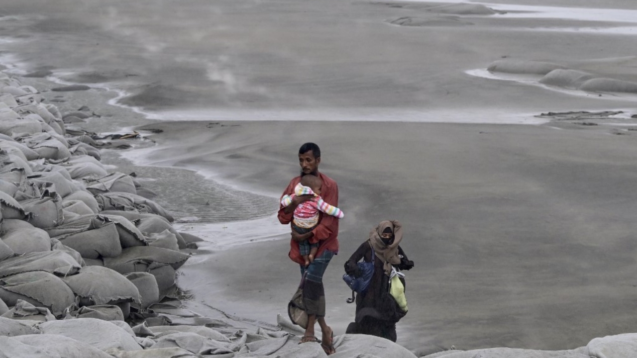 บังกลาเทศอพยพประชาชน 8 แสนคน หลังพายุไซโคลน "ริมาล" จ่อพัดถล่มเป็นลูกแรกของฤดูกาล