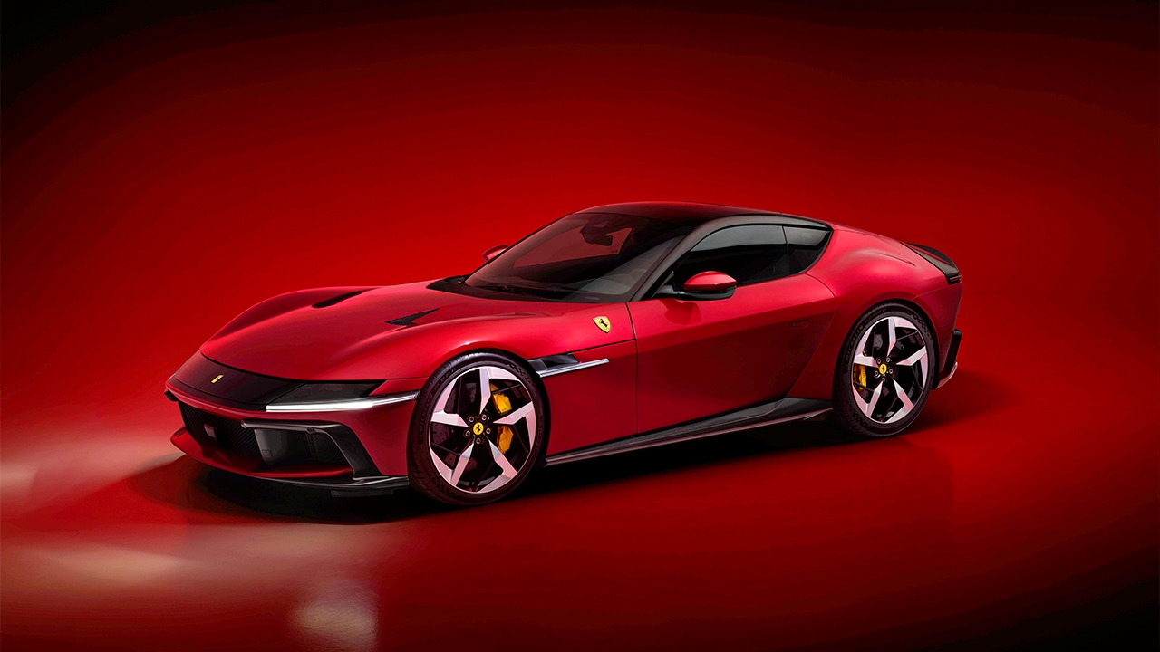 ม้าลำพองเผยโฉมยนตรกรรมสไตล์รถแข่งที่เร้าใจ