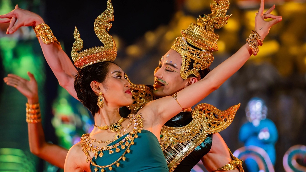 ดีเจดัง รำบวงสรวงสิ่งศักดิ์สิทธิ์ หลังชีวิตตกต่ำกลับดีขึ้นราวปาฏิหาริย์