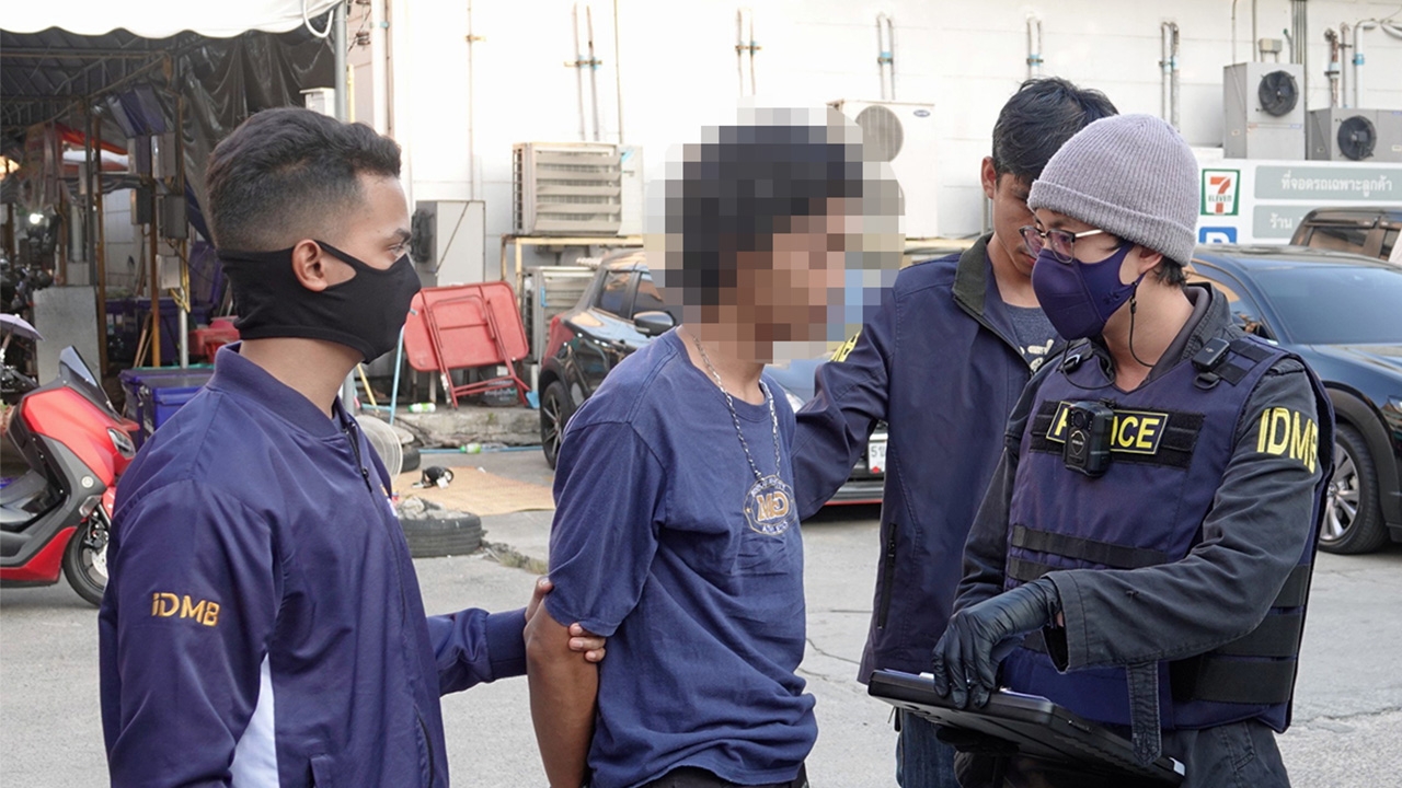 รวบเดนทรชน “แดนหัวใจระเบิด” ถ่ายคลิปโป๊ข่มขู่สาว หนีไม่พ้นสารวัตรแจ๊ะ