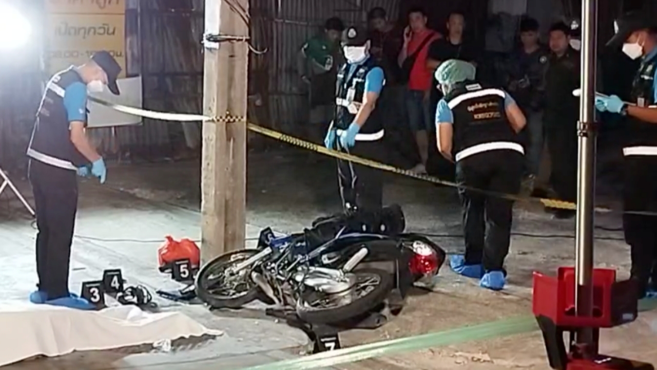 "มอบตัวแล้ว" 3 โจ๋ แก๊งซาเวียร์ ไล่ฟันอริ จยย.ชนเสาไฟ ตาย 2 เจ็บ 1