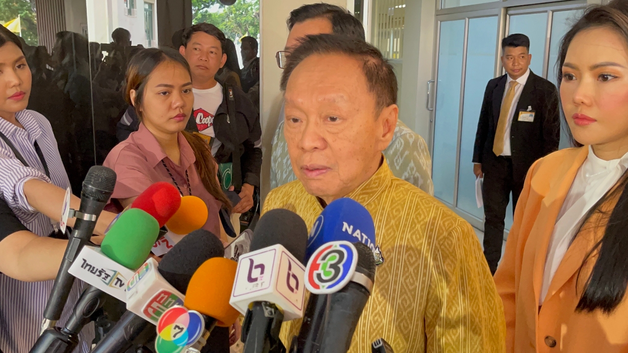 “พัชรวาท” เผย “ลุงป้อม” ใจดี คนเข้าหาเยอะ ยัน ไม่เคยช่วยเรื่องผิดกฎหมาย