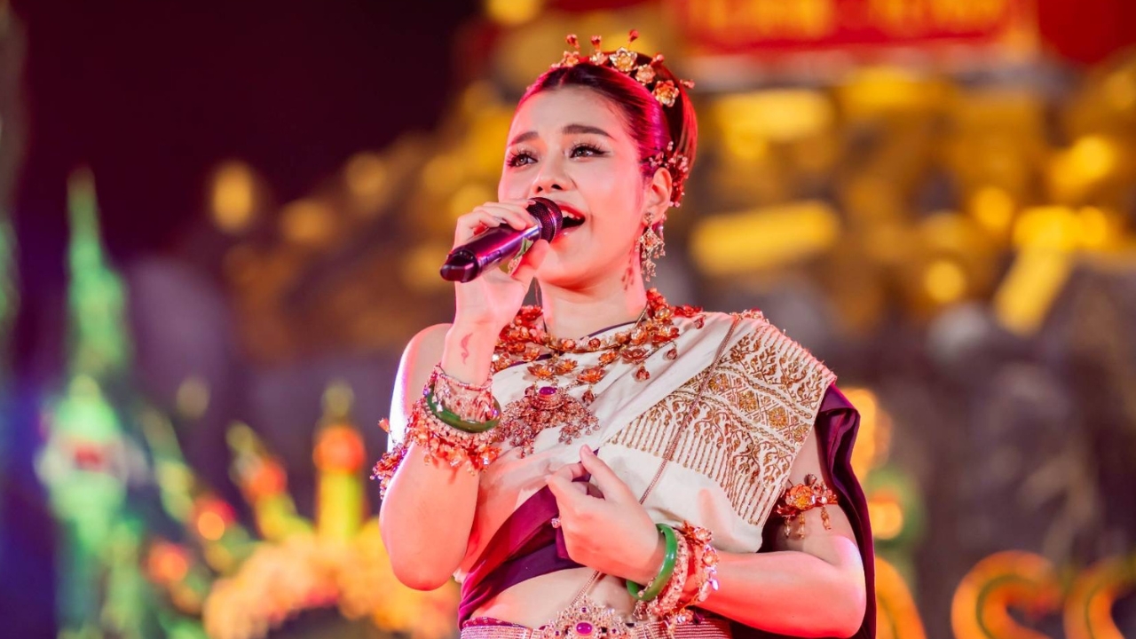ธัญญ่า อาร์สยาม อุ้มท้องร้องเพลงถวายเสียง มั่นใจเป็นลูกหลานพญานาคในอดีต