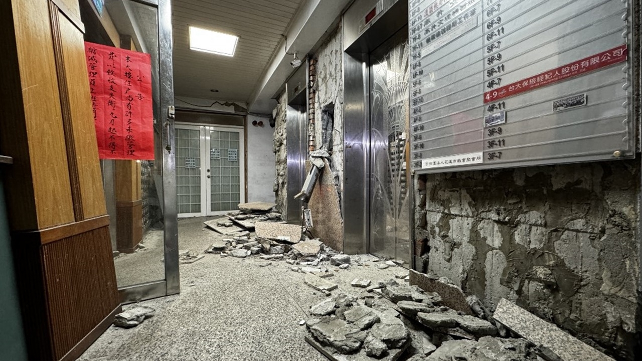 ไต้หวันแผ่นดินไหวทั้งคืน แรงสุด 6.1 ทำตึกโรงแรมในฮวาเหลียนเอียง