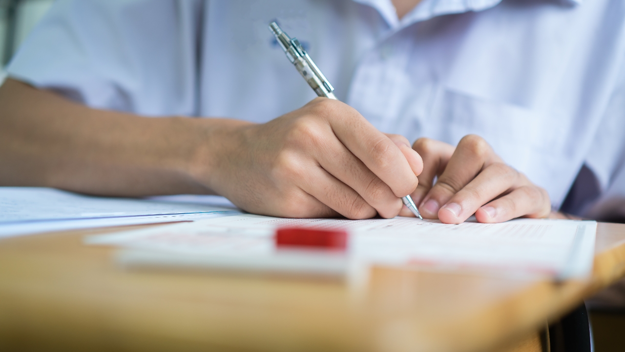 วิจารณ์สนั่น ทปอ. แจ้งปรับคะแนน วิชาคณิต 1-สังคม หลังมีดราม่าเฉลยคำตอบ