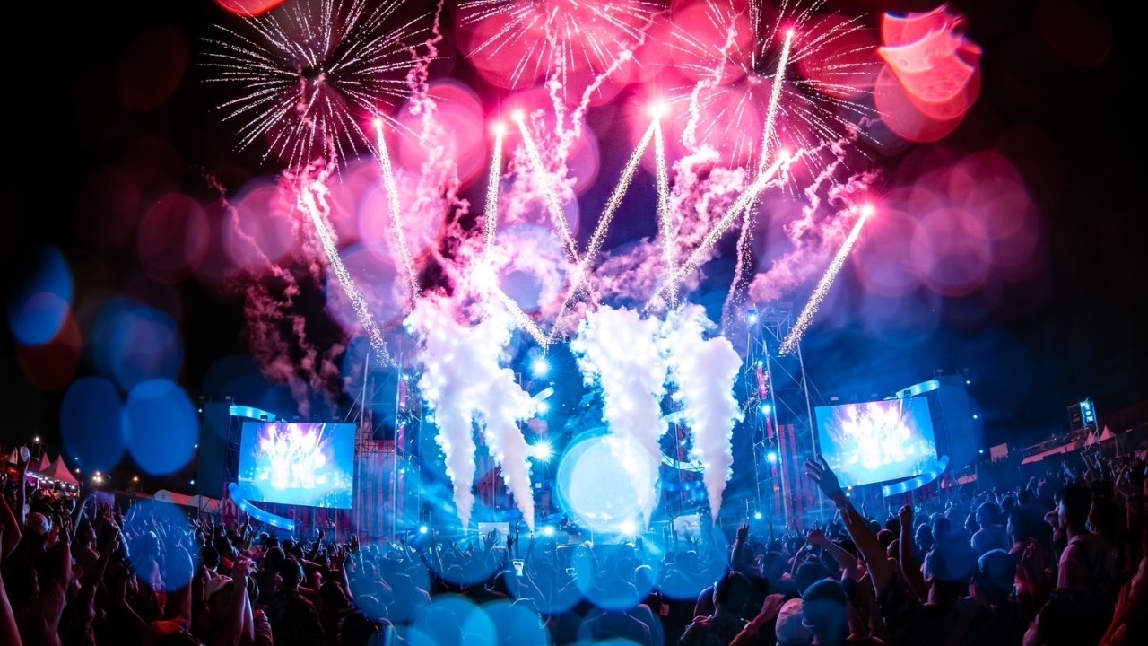 จุดพลุฉลอง FLOW DAY PATTAYA WATER FESTIVAL 2024 เทศกาลสงกรานต์ที่สุดของปี