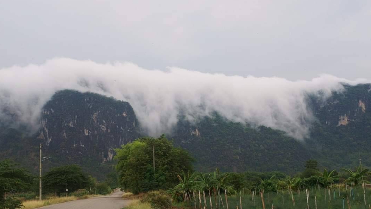 สุดสวย หมอกไหลหลังฝนตก ที่บ้านทับทิมสยาม จ.สระแก้ว 