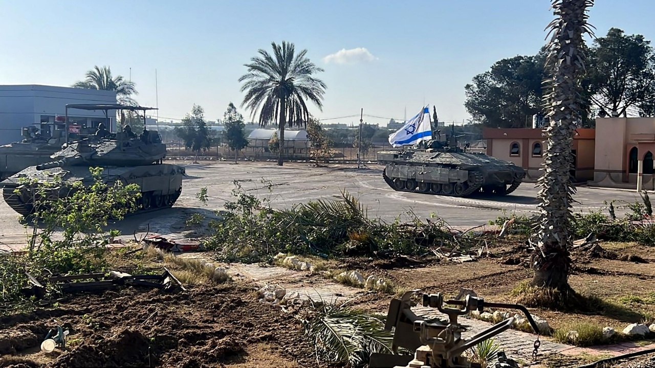 อิสราเอลบุกยึดจุดข้ามแดนราฟาห์ฝั่งฉนวนกาซา ขณะที่การเจรจาหยุดยิงยังเดินหน้าต่อ