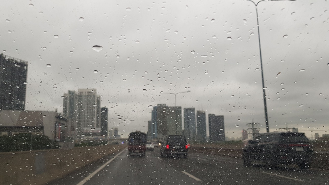 ทั่วไทยฝนตกตามนัด กทม. หนักสุดที่หนองจอก ภาคเหนือยังร้อน แตะ 41 องศาฯ