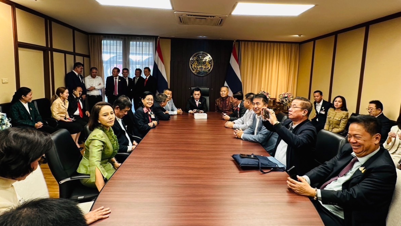 “มนพร" เชื่อมั่น สุริยะ ควบรองนายกฯ และรมว.คมนาคม ทำงานได้ดี ไม่ติดขัด 