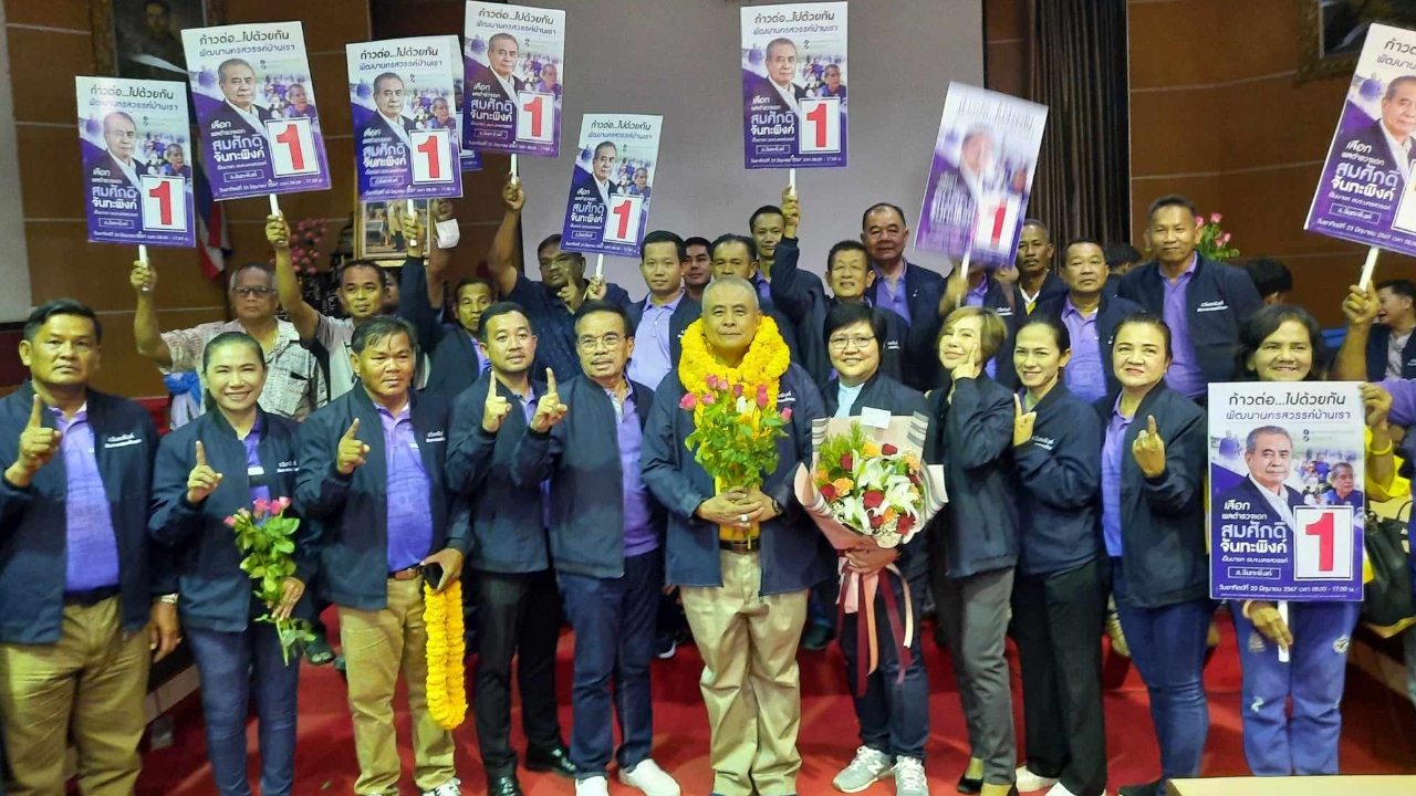 "วันแรกกร่อย" ศึกท้องถิ่น ปากน้ำโพ "ฉลามดำ" บินเดี่ยว คว้าเบอร์ 1