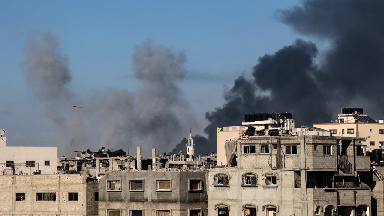 อิสราเอลบุกกาซาทั้งเหนือ-ใต้ หวนโจมตีค่ายผู้ลี้ภัย ถล่มหนักเมืองราฟาห์