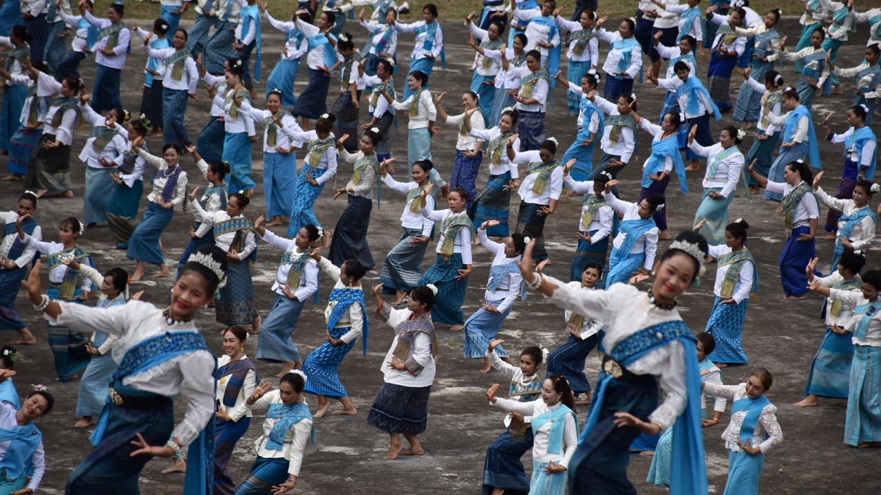 นางรำ 300 ชีวิต ฟ้อนรำบวงสรวงพญาช้าง 31 ปี งานบุญประเพณีบั้งไฟล้านเอราวัณ