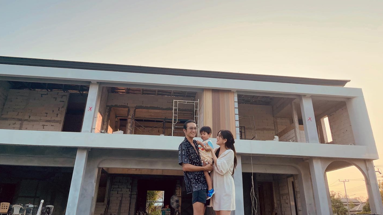 คู่รักดาราหอบลูกๆ โบกมือลากรุงเทพฯ พาครอบครัวกลับไปอยู่ต่างจังหวัด 