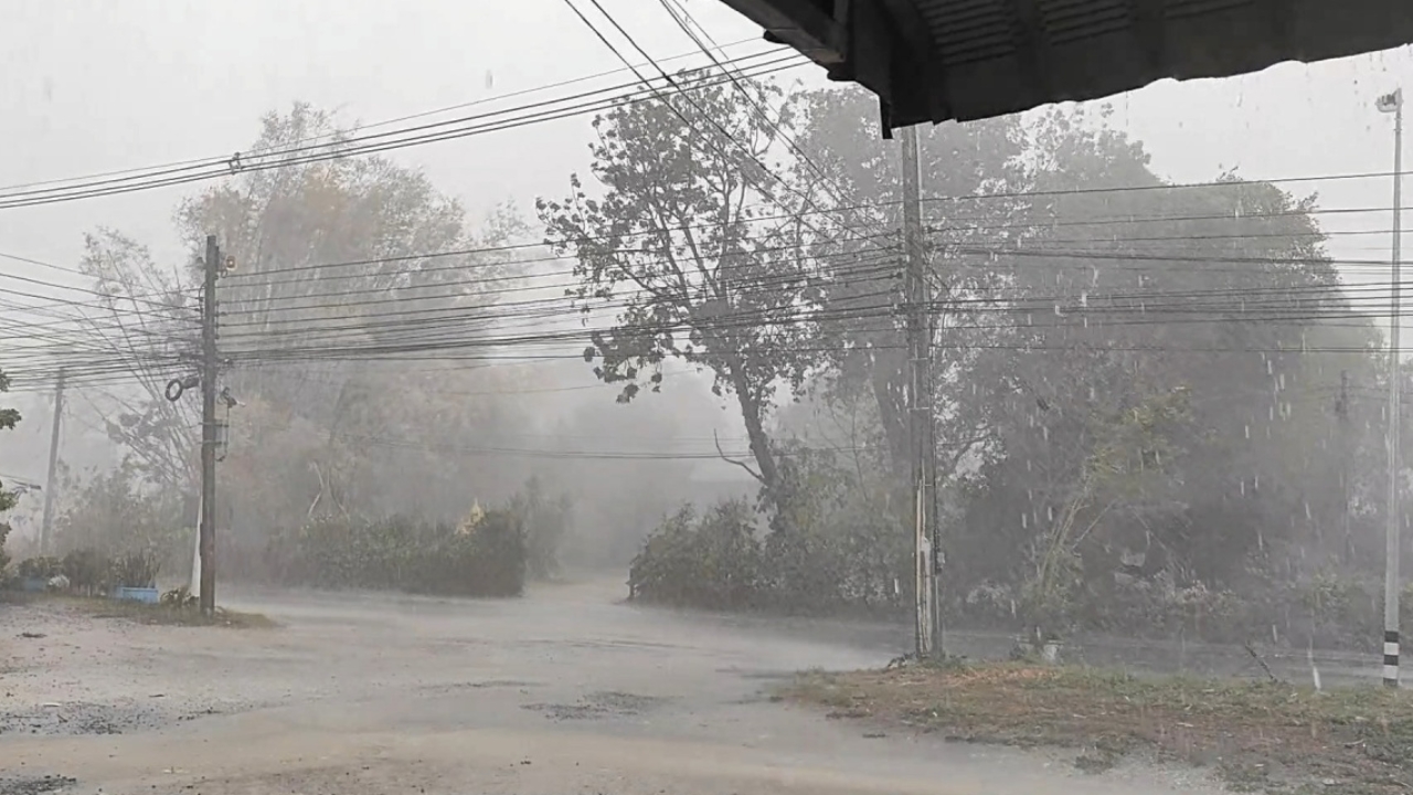 สภาพอากาศวันนี้ ร้อนจัดตอนกลางวัน 23 จังหวัด เหนือ-อีสาน ระวังพายุ 