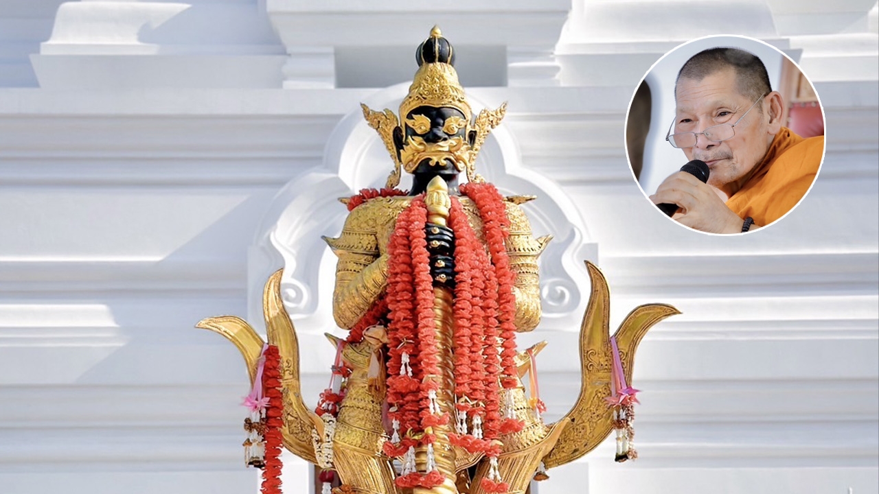 สายมูแห่ไหว้ “ท้าวเวสองค์ดำ” อายุ 50 ปี ขอพรหลวงปู่ศิลา จ.กาฬสินธุ์ แก้บนไก่ต้มพันตัว