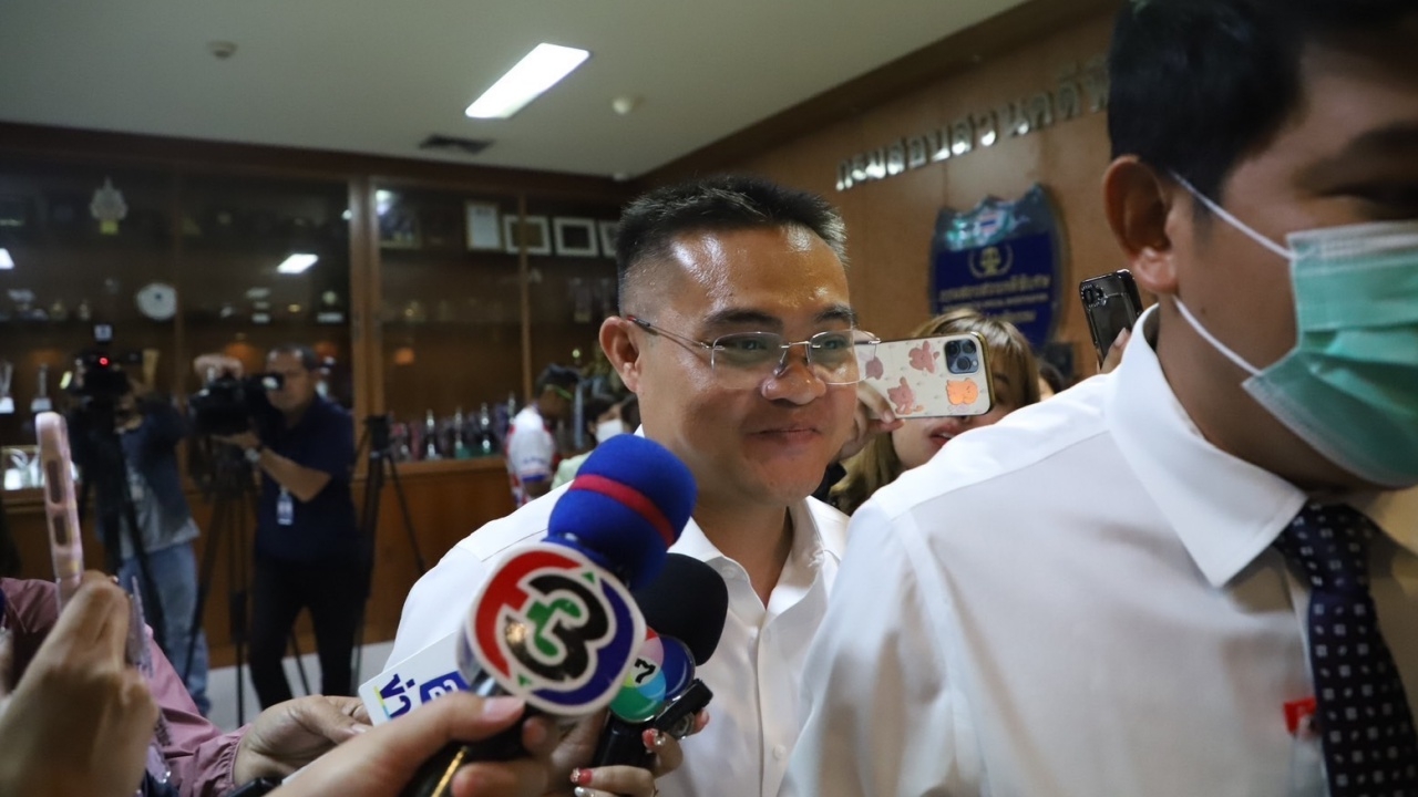 ดีเอสไอ แจ้งข้อหา 8 ตำรวจ สภ.อรัญประเทศ "ผกก.-ลูกน้อง" คดีจับแพะ "ลุงเปี๊ยก"