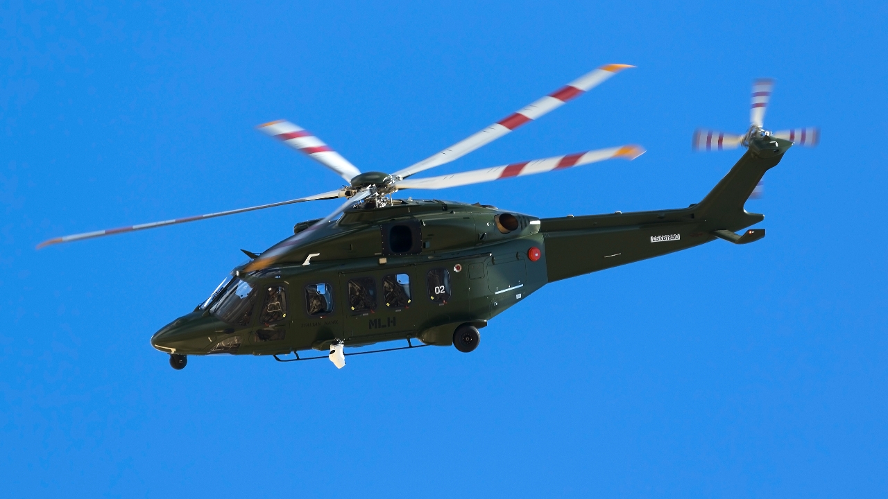 ทำนายฝันเห็นเฮลิคอปเตอร์ หมายความอย่างไร พร้อมความเชื่อเลขนำโชค