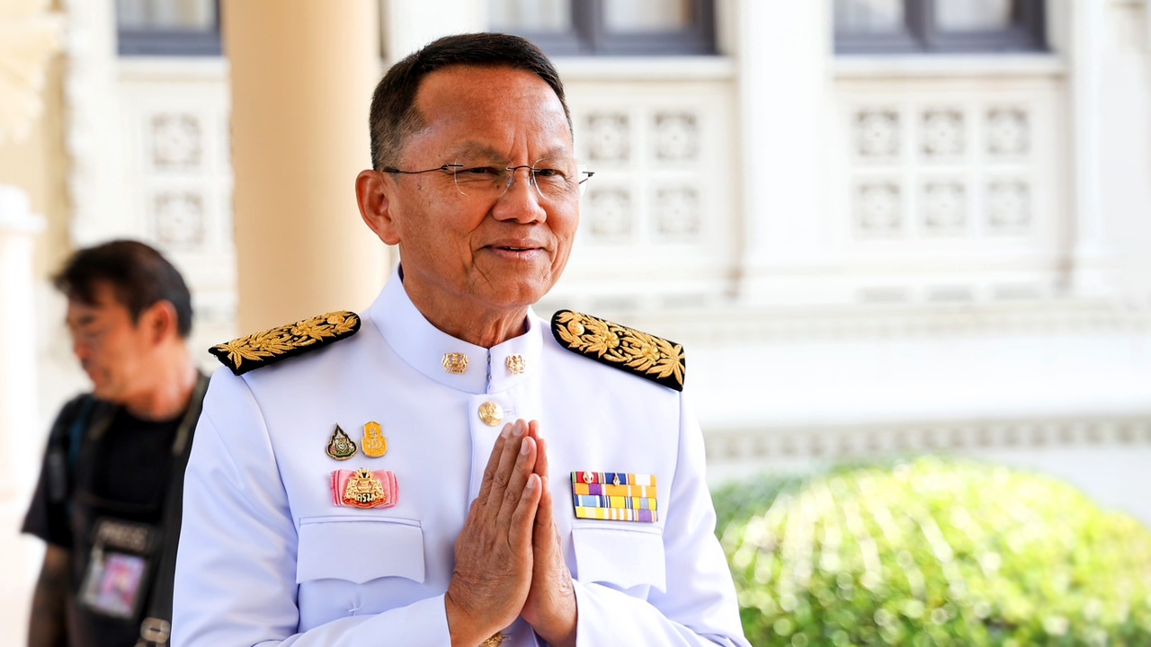 กลับถิ่นเดิม