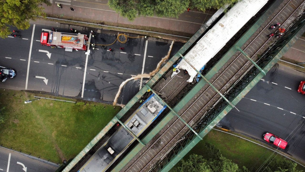 รถไฟโดยสารพุ่งชนกันที่อาร์เจนตินา เจ็บระนาวกว่า 90 ราย