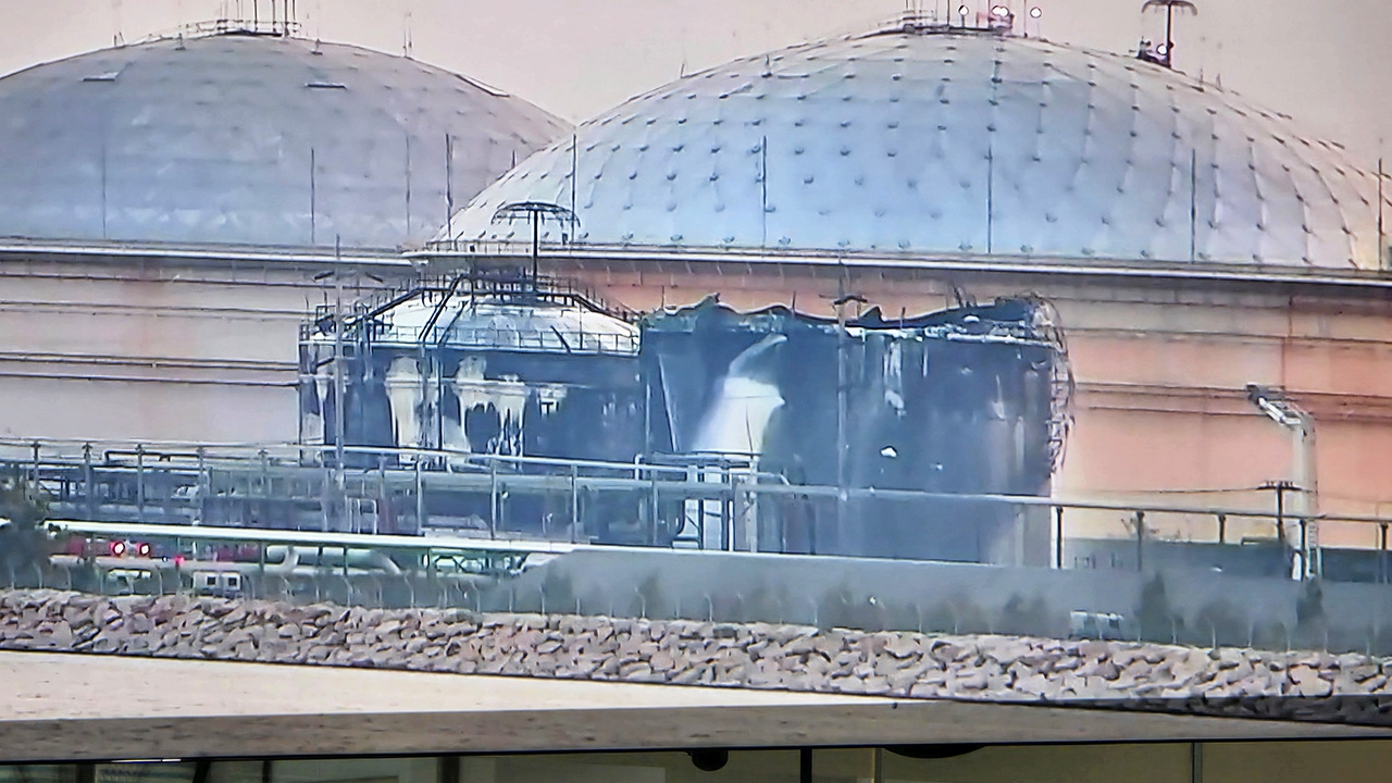 เต้นล้อมคอก แท็งก์โซลีนบึม รมว.อุตฯ กำชับ เยียวยา-เหยื่อ! ผลตรวจมลพิษปกติปลอดภัย