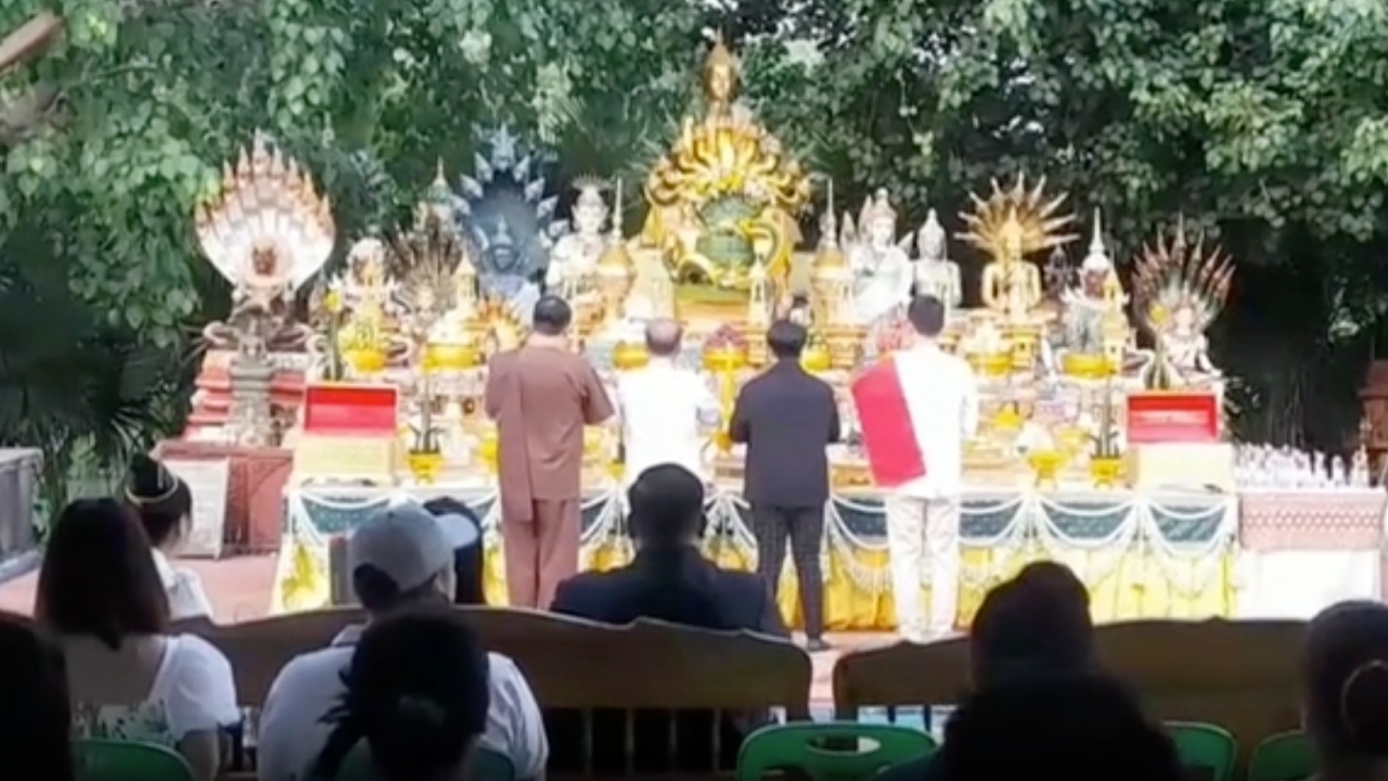 อาจารย์สายมู บวงสรวงเปิดทรัพย์หนุนดวงที่คำชะโนด ได้ "เลขเด็ด" งวด 16/5/67