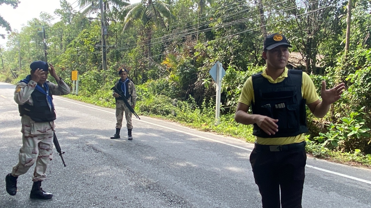 โจรใต้วางระเบิด อส.ชุด รปภ.ครู 2 อำเภอ จ.นราธิวาส เจ็บ 12 นาย ตาย 1