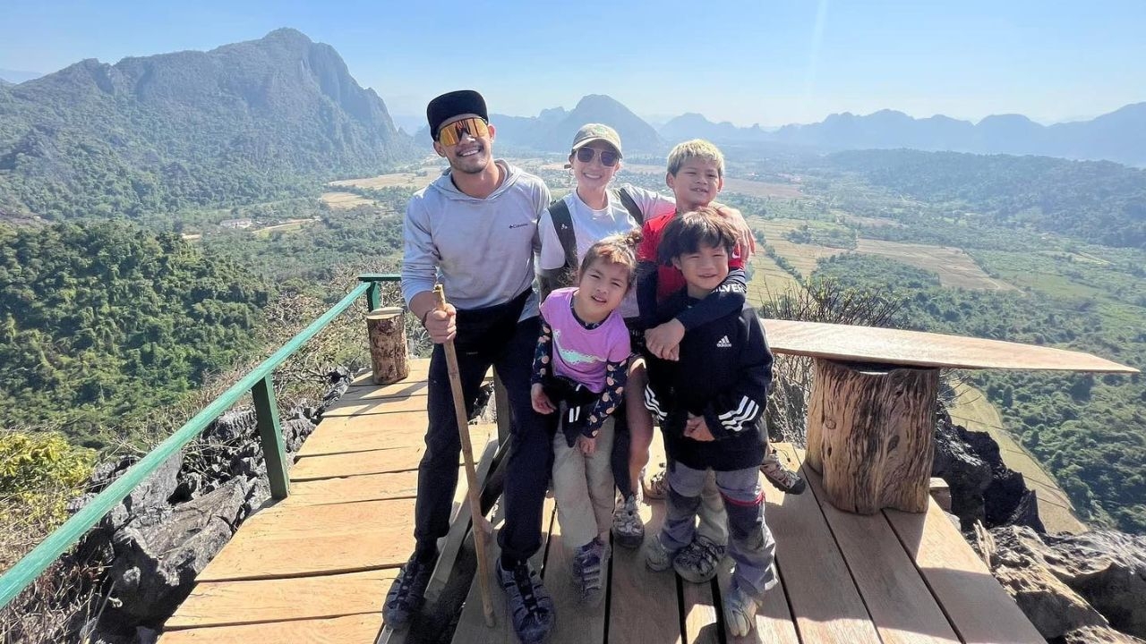 คู่รักดังเล่านาทีช็อกลูกชายหมดสติกลางสนาม เปิดใจจ่ายค่าเทอมลูกคนละล้าน