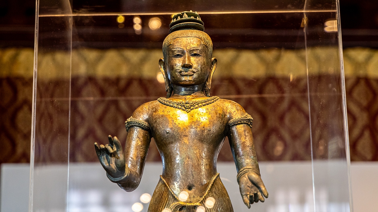 รับส่งมอบ "โกลเด้นบอย" ประติมากรรมลํ้าค่า พร้อมสตรีพนมมือ จาก MET ในอเมริกา