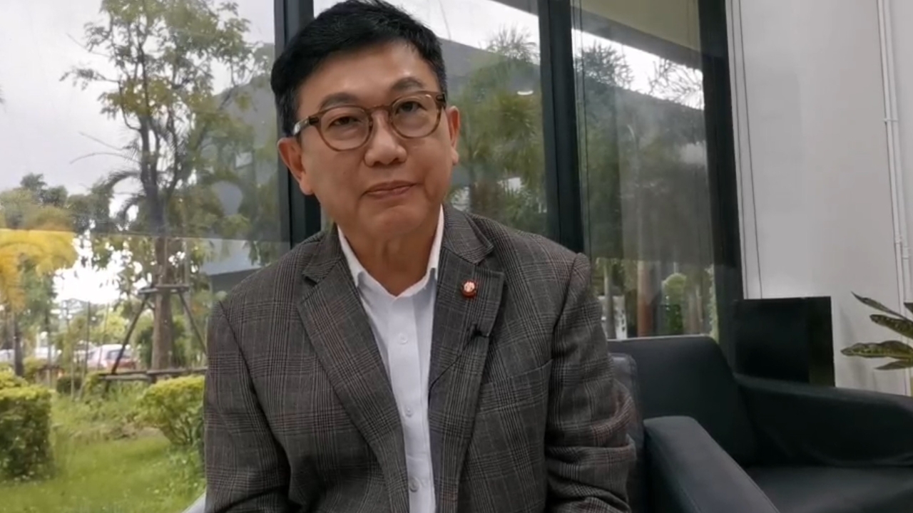 "ดิเรกฤทธิ์" ชี้ เรื่องดี นายกฯ พิสูจน์ตนเอง หลังศาล รธน.รับคำร้อง 40 สว. 