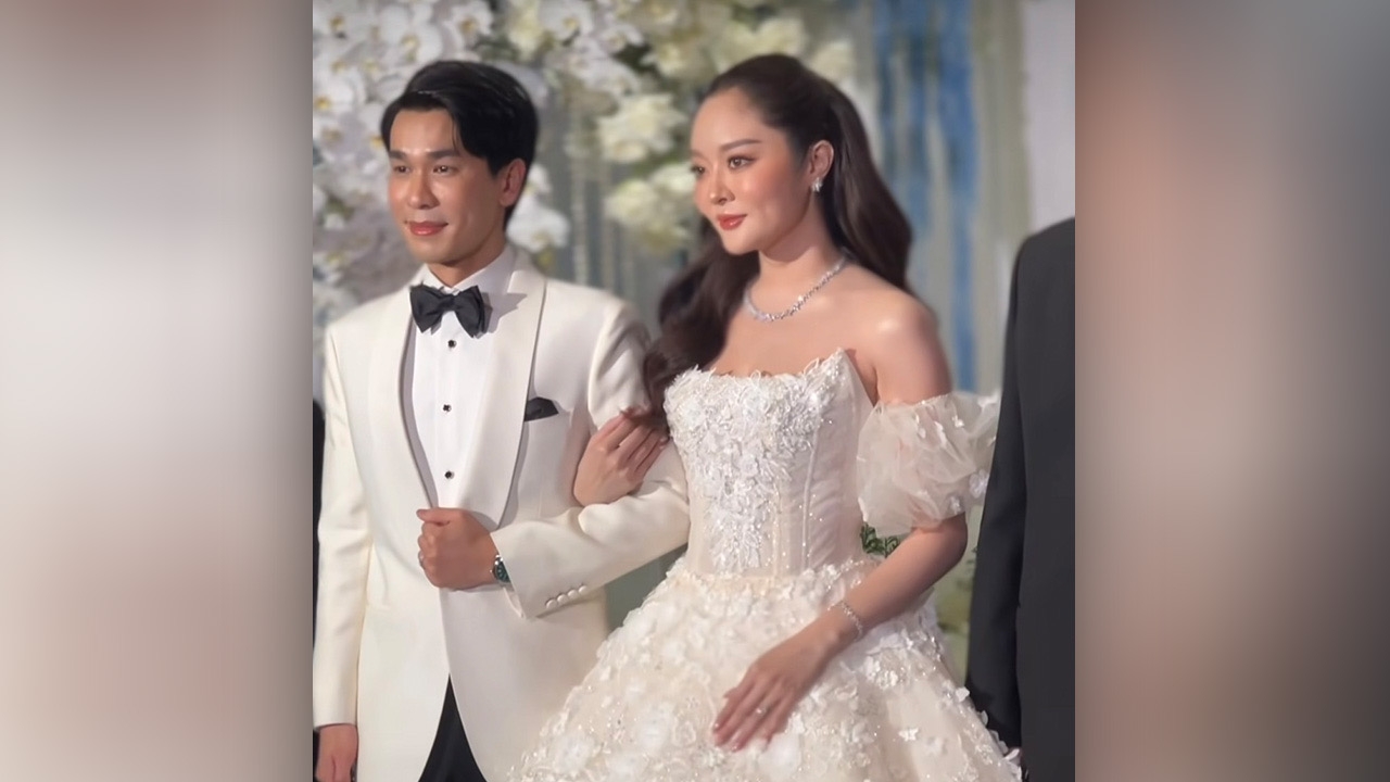 ชื่นมื่น แก้มบุ๋ม ควง พีท กันตพร เข้าพิธีฉลองมงคลสมรส พร้อมเป็นสะใภ้หมื่นล้าน