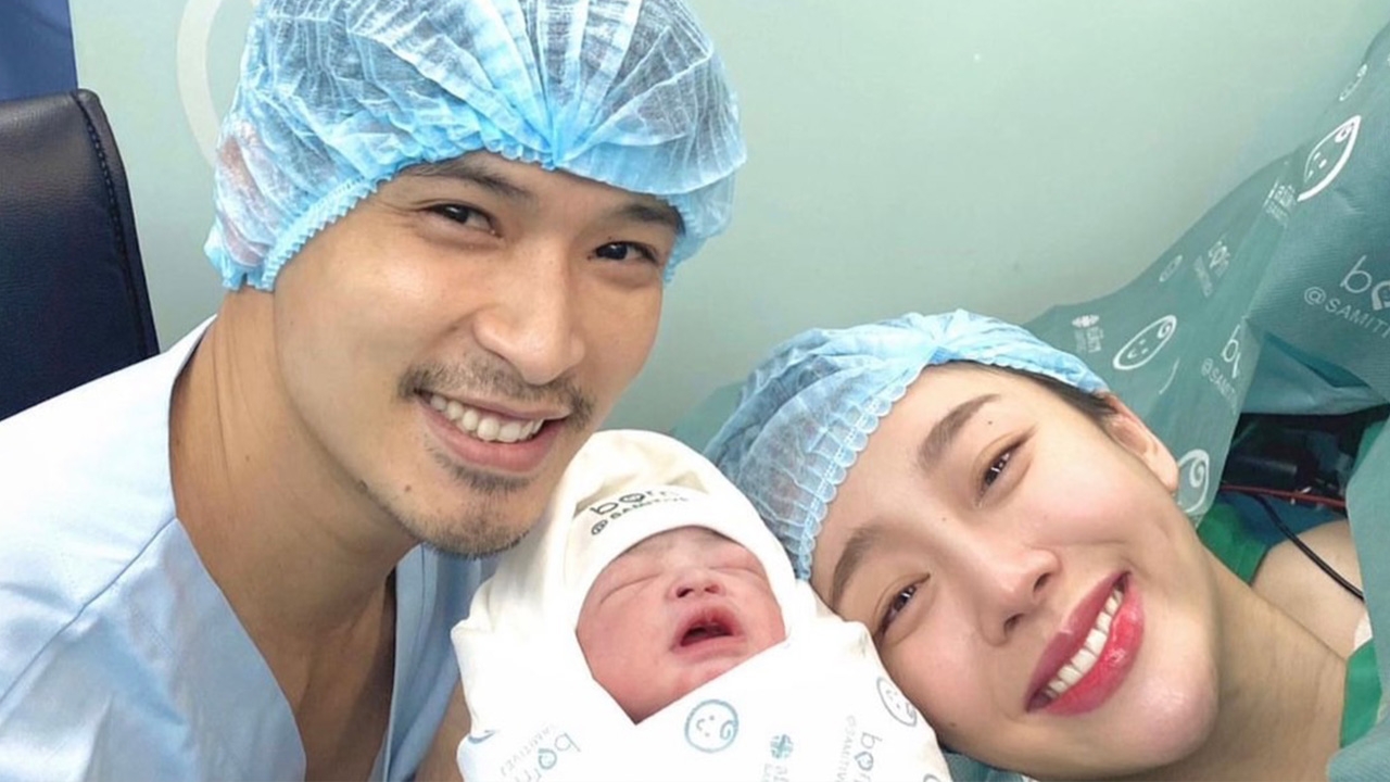คลอดแล้วจ้า อาหลี ภรรยา ตูมตาม ให้กำเนิดลูกสาวคนแรก แห่ยินดีทั้งวงการ