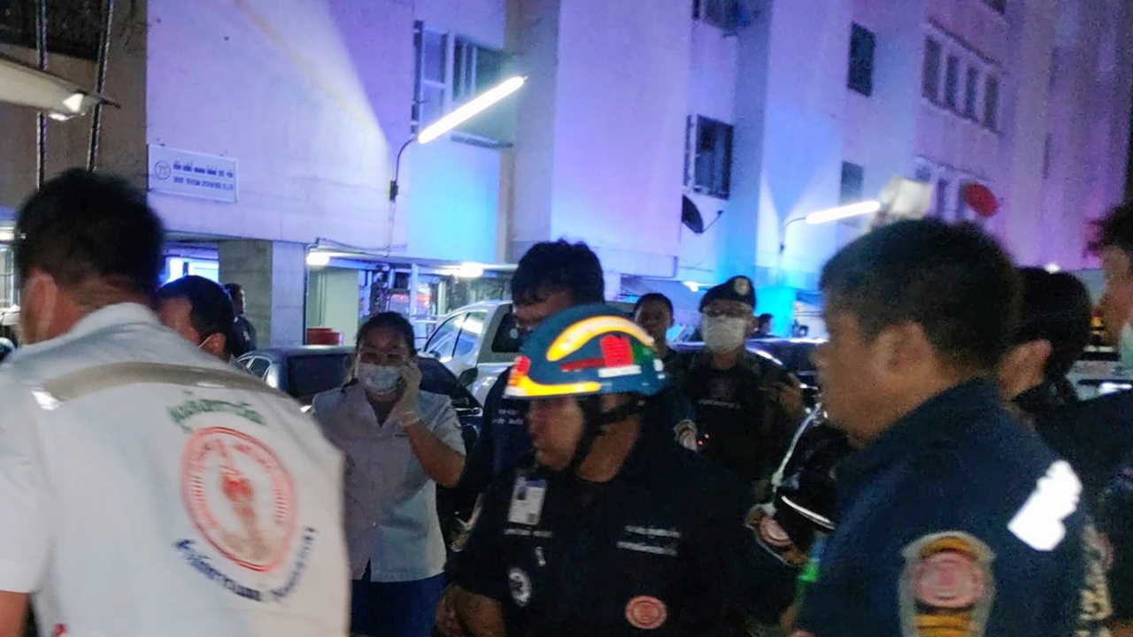 วิน จยย.หัวร้อน ฆ่ายกครัว 5 ศพ ไล่ยิงดะลูกๆ ติดเมีย แล้วจ่อขมับดับตาม